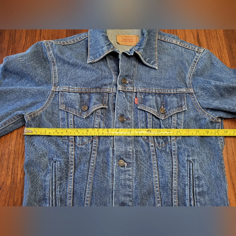 Levi's Men's 42L Medium Wash Trucker 100% Cotton Denim Jean Jacket Vintage Y2K